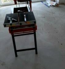 Nasssteinsäge zum Sägen von Pflastersteinen, Platten und Ziegel