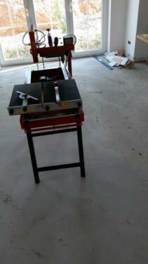 Nasssteinsäge zum Sägen von Pflastersteinen, Platten und Ziegel